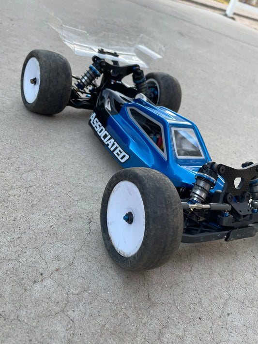 Team Associated B7